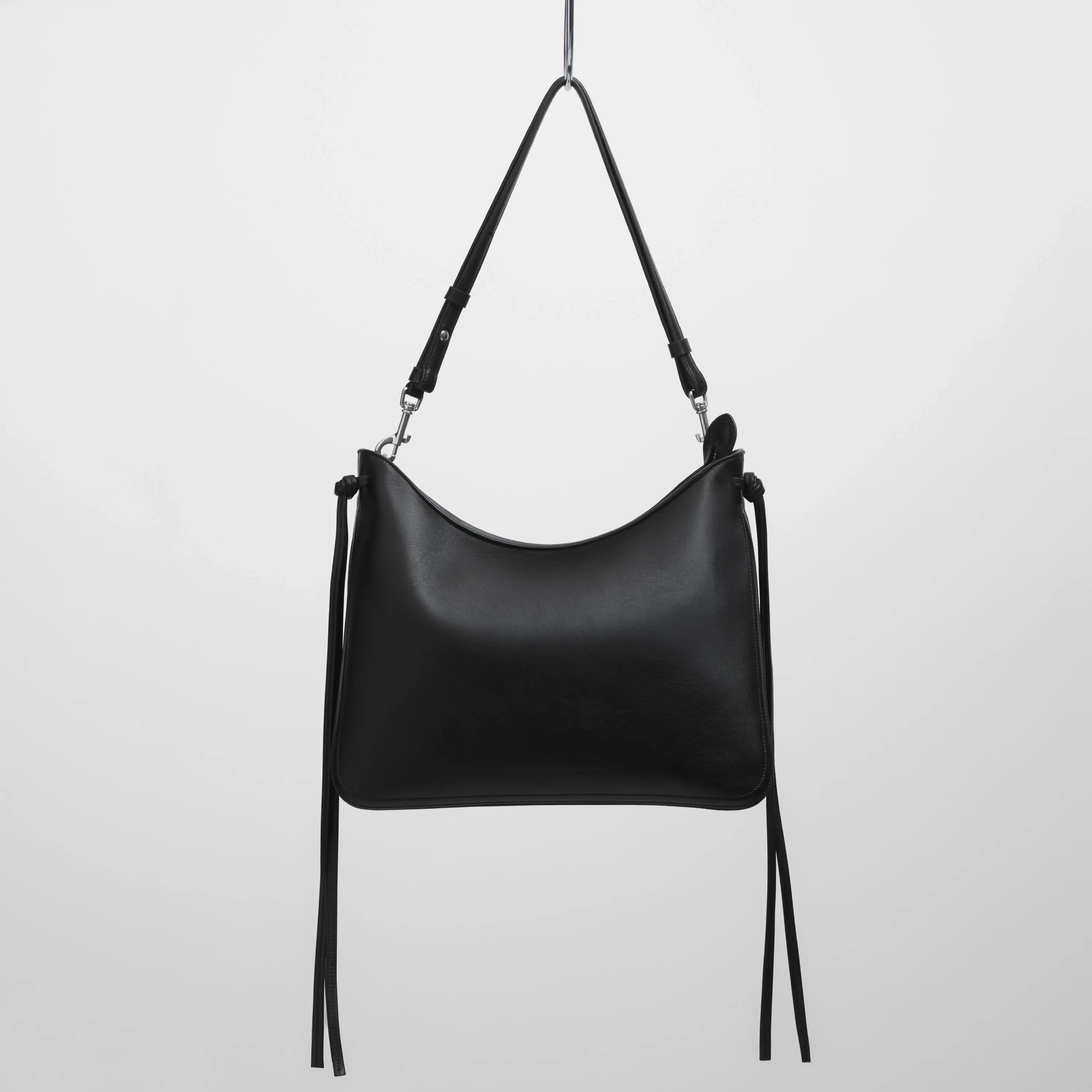 PHOEBE PHILO ブラック レザー ビジネスバッグ ショルダーバッグ PHOEBE PHILO | GIG BAG | BLACK LEATHER