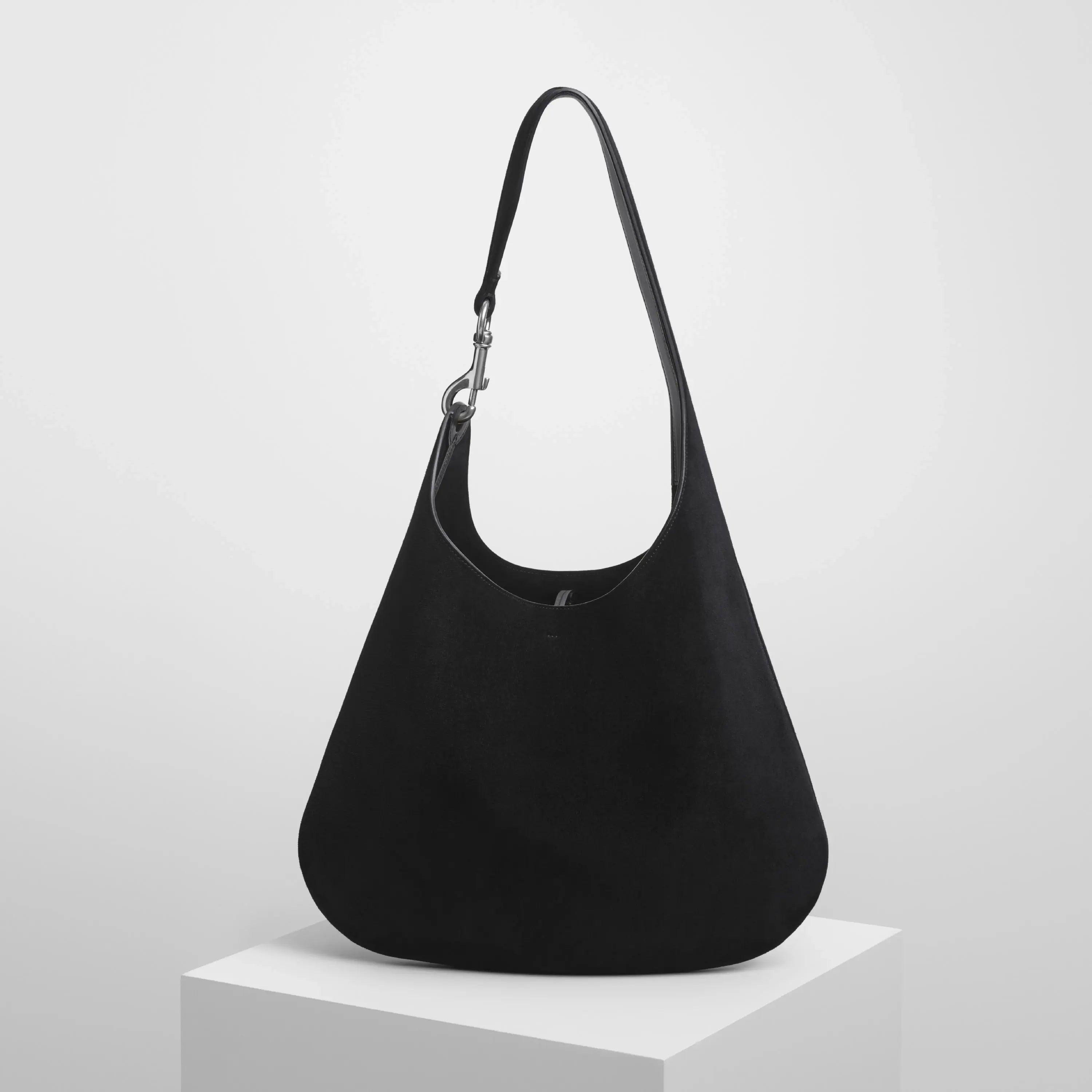 【魅力的アイテム!】PHOEBE PHILO BEAN BAG ハンドバッグ PHOEBE PHILO | BEAN BAG | BLACK SUEDE WITH SILVER
