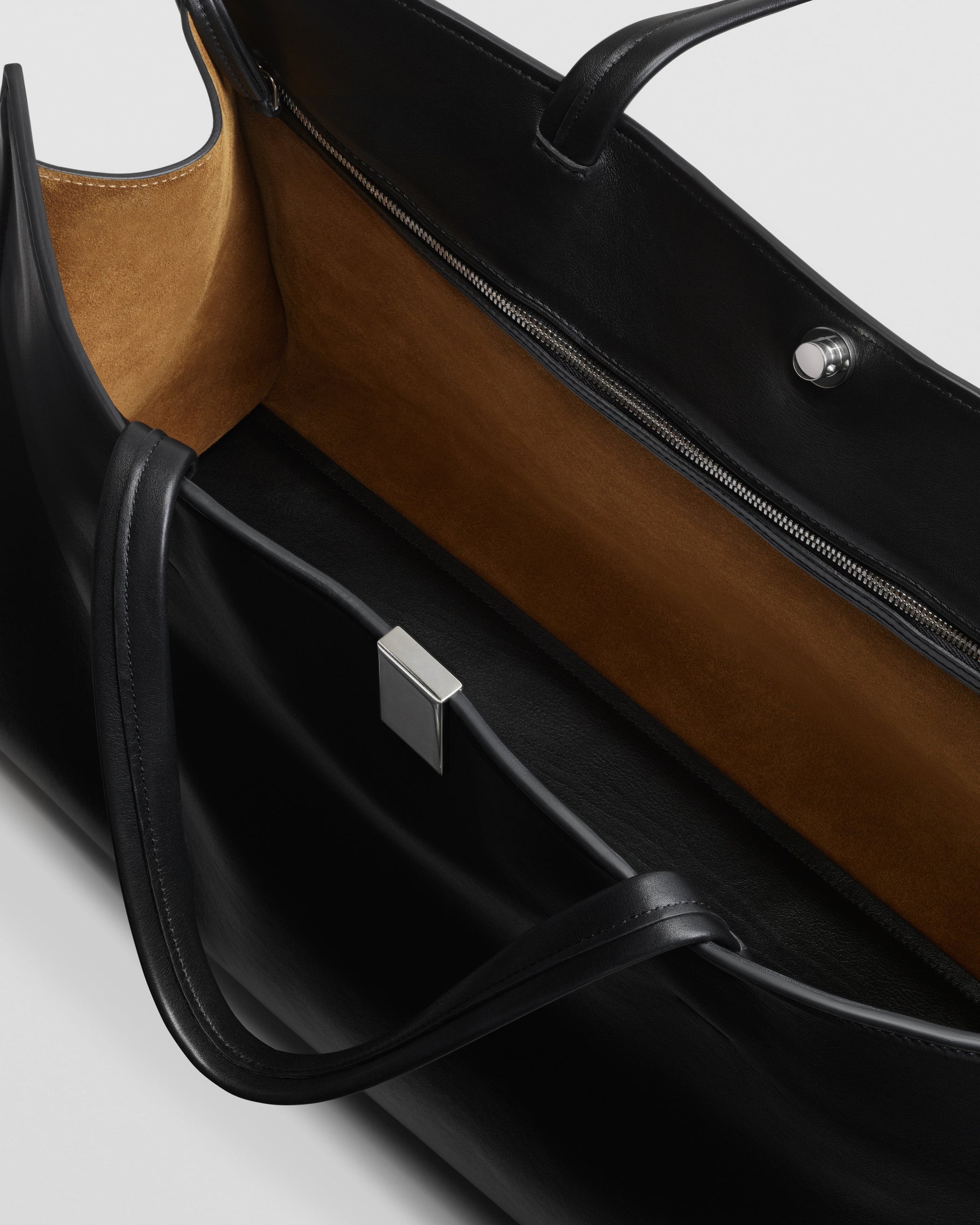 Close up detail view of MEDIUM KIT CABAS BAG in black leather