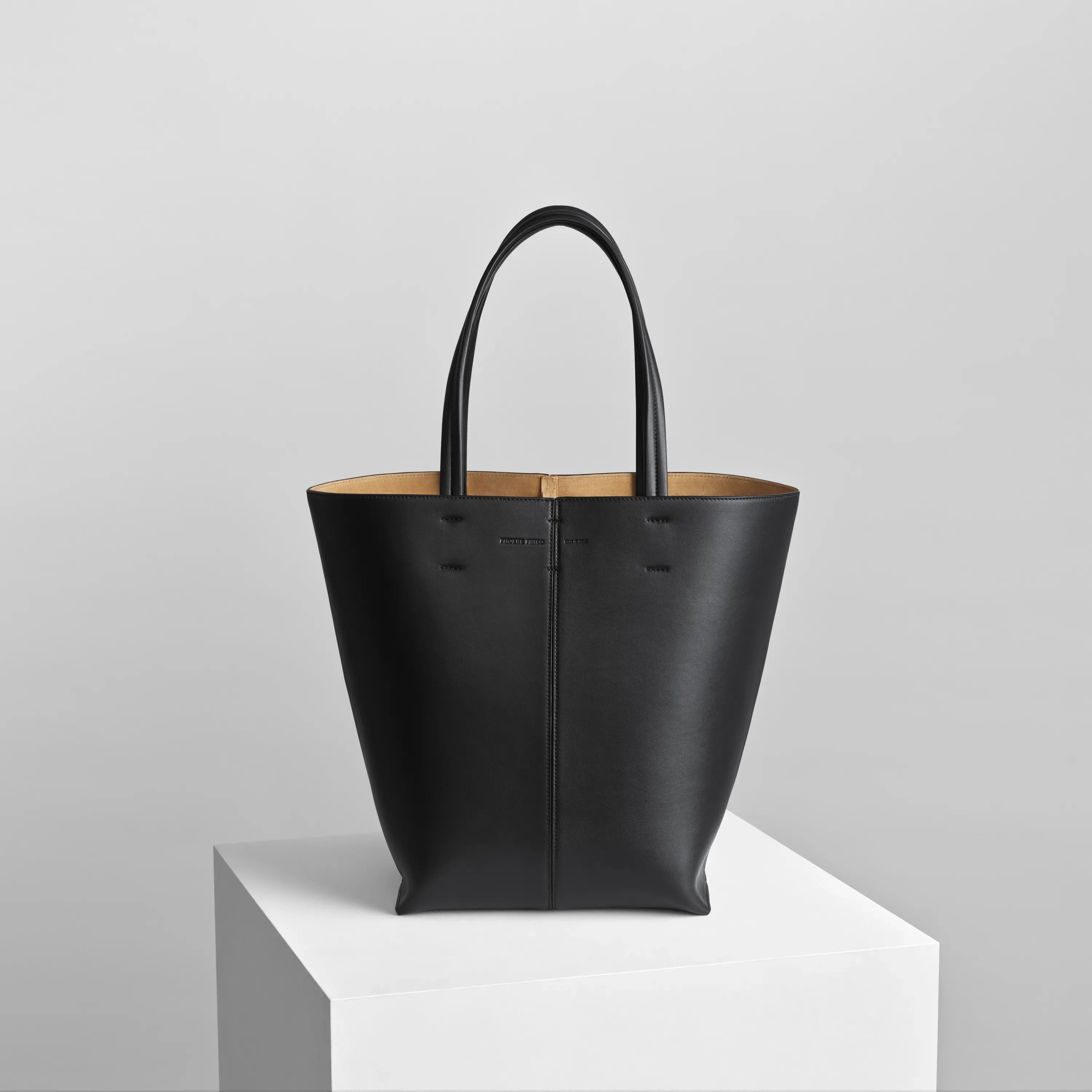 【PHOEBE PHILO】Pot Cabas レザー トートバッグ ポーチ付 PHOEBE PHILO | POT CABAS | BLACK LEATHER