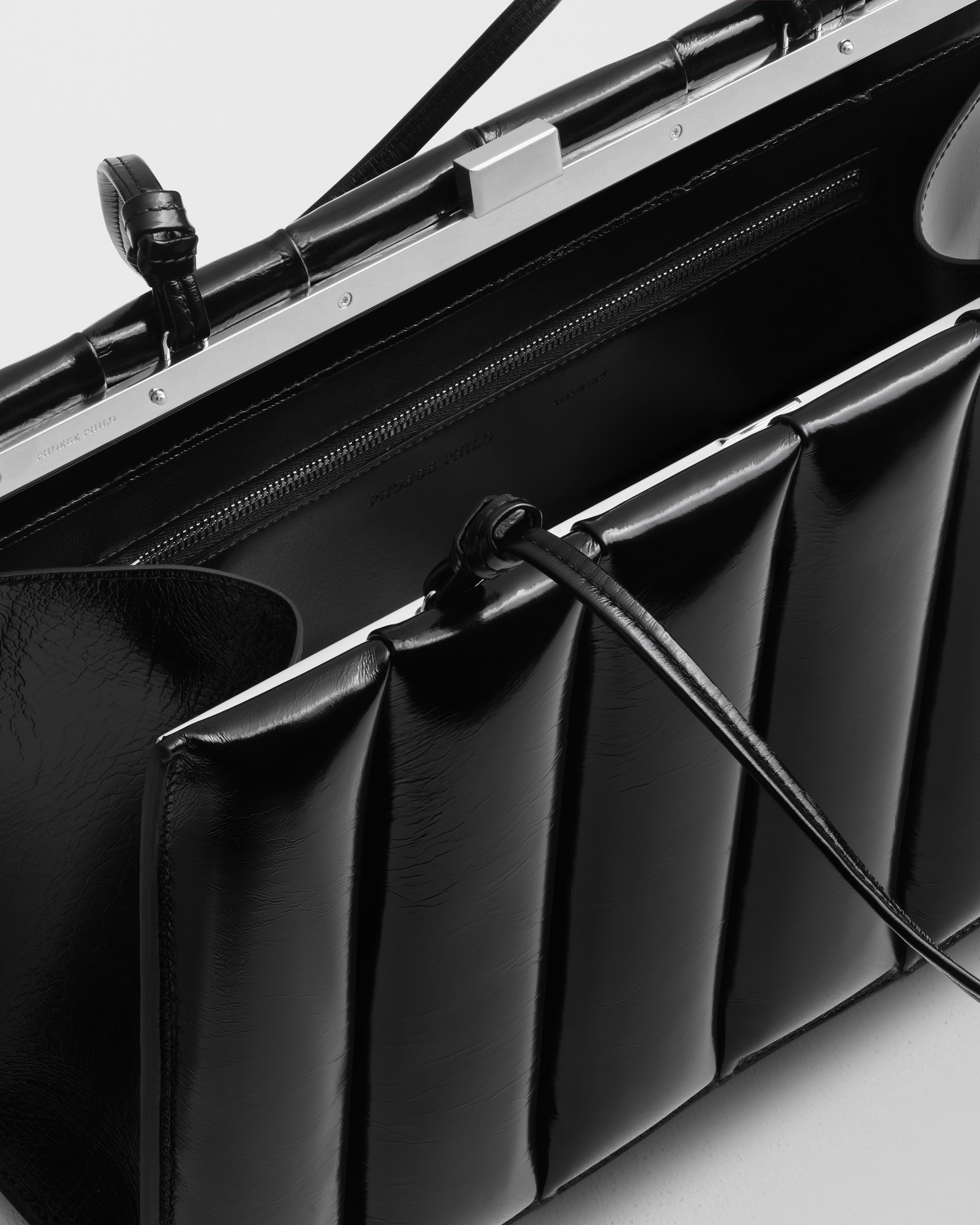 PHOEBE PHILO | DRIVE BAG | BLACK LEATHER