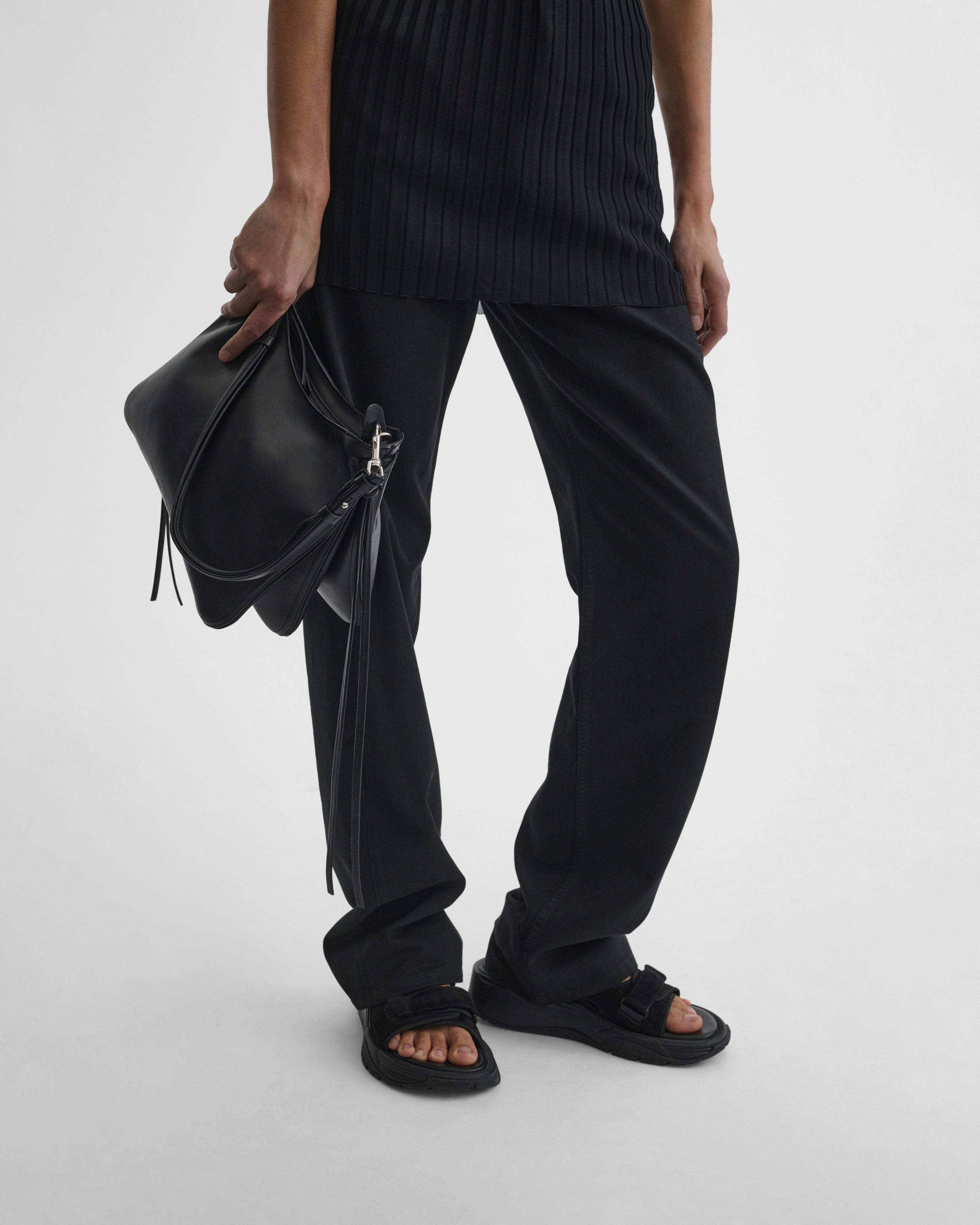 PHOEBE PHILO | GIG BAG | BLACK LEATHER