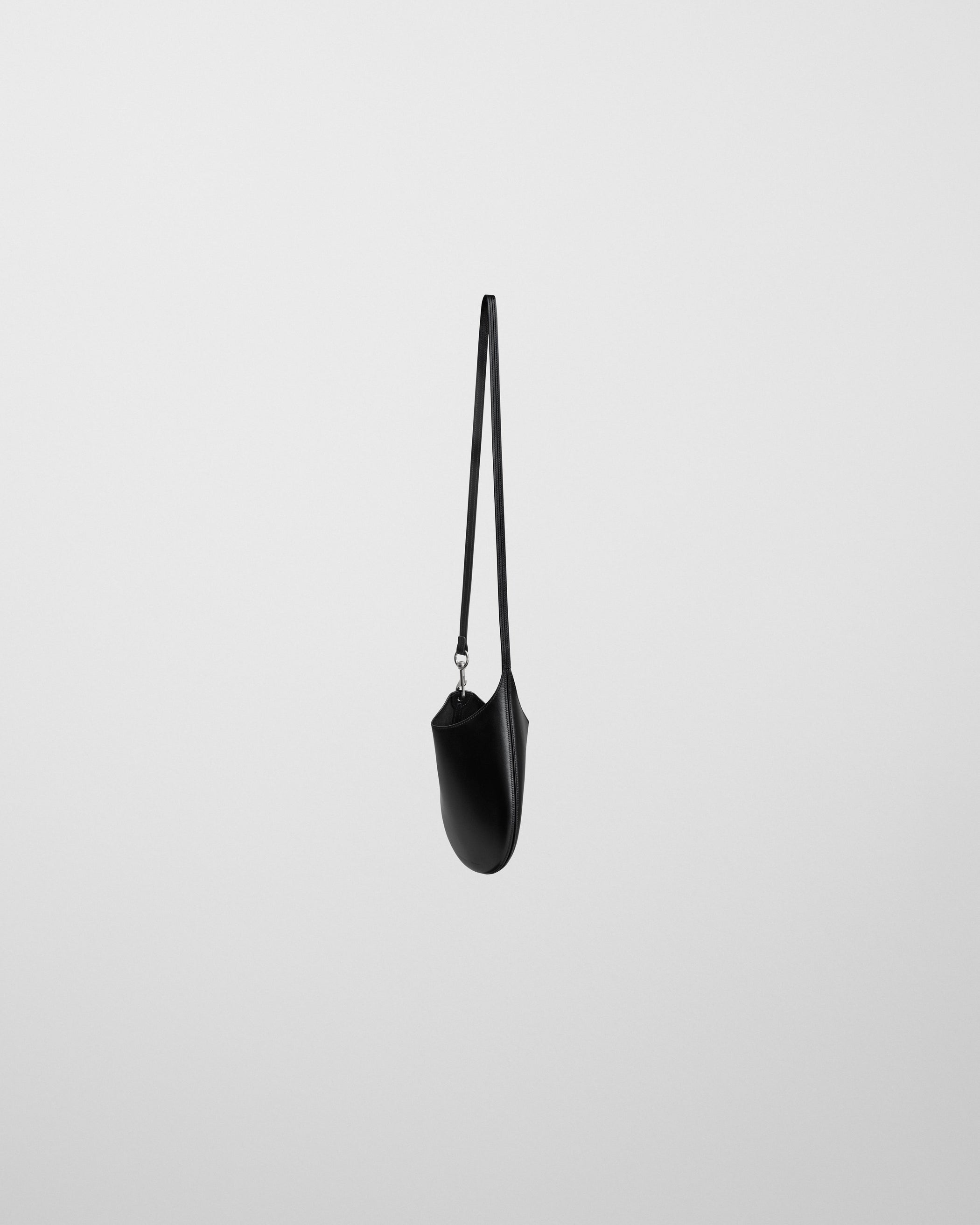 MINI BEAN SLING | black leather