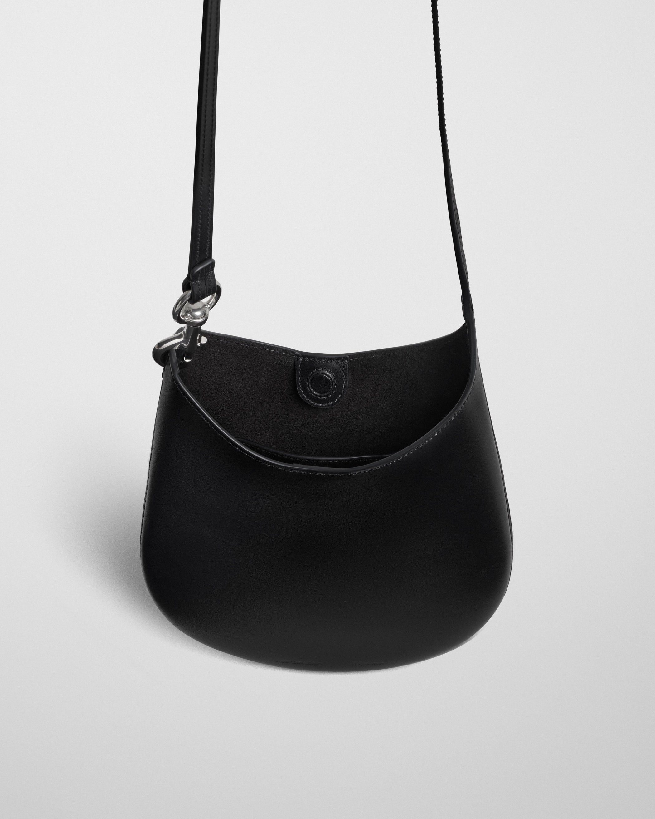MINI BEAN SLING | black leather