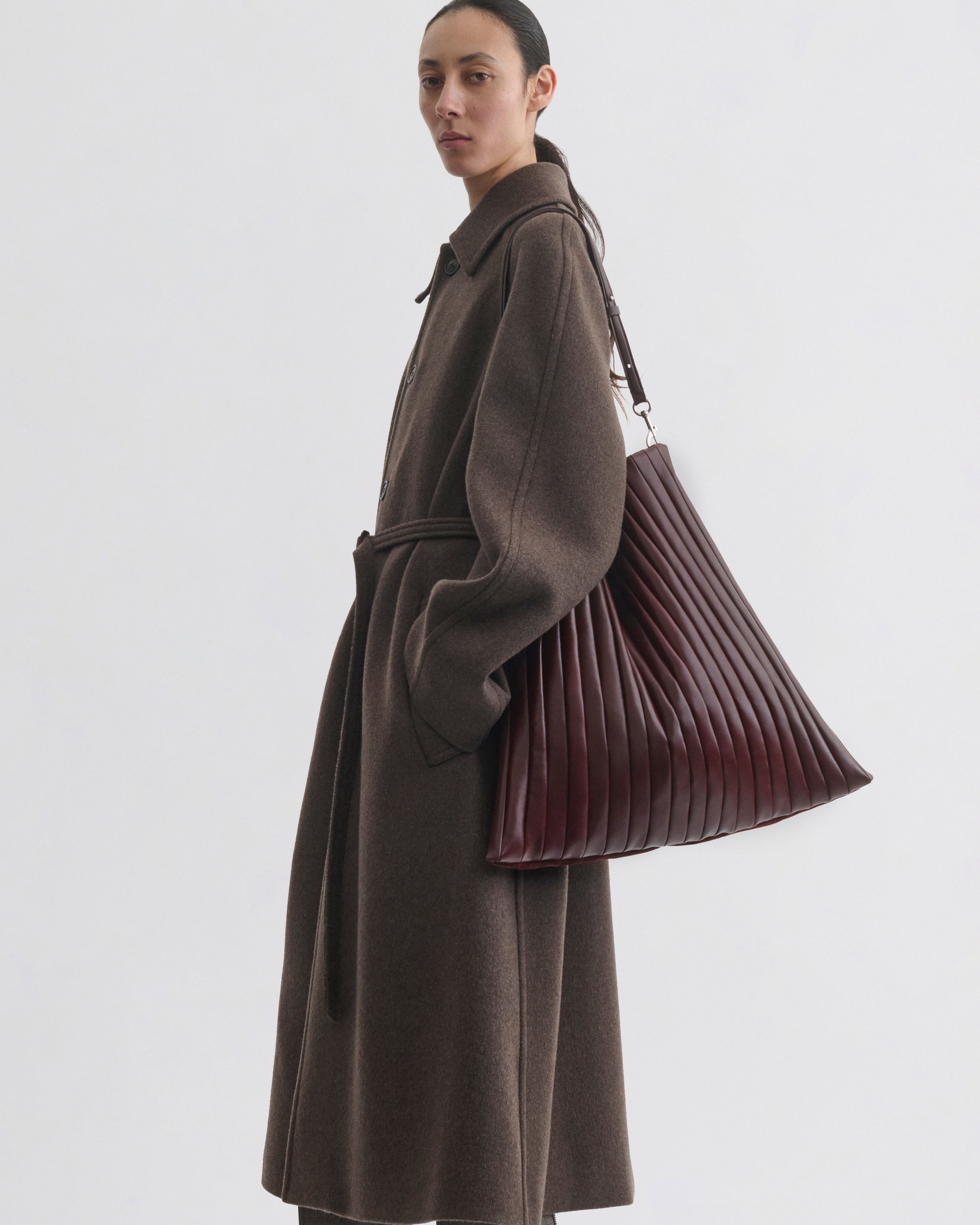 海外ブランド SS21 フーディ XL PHOEBE PHILO US | ACCORDION BAG | oxblood leather