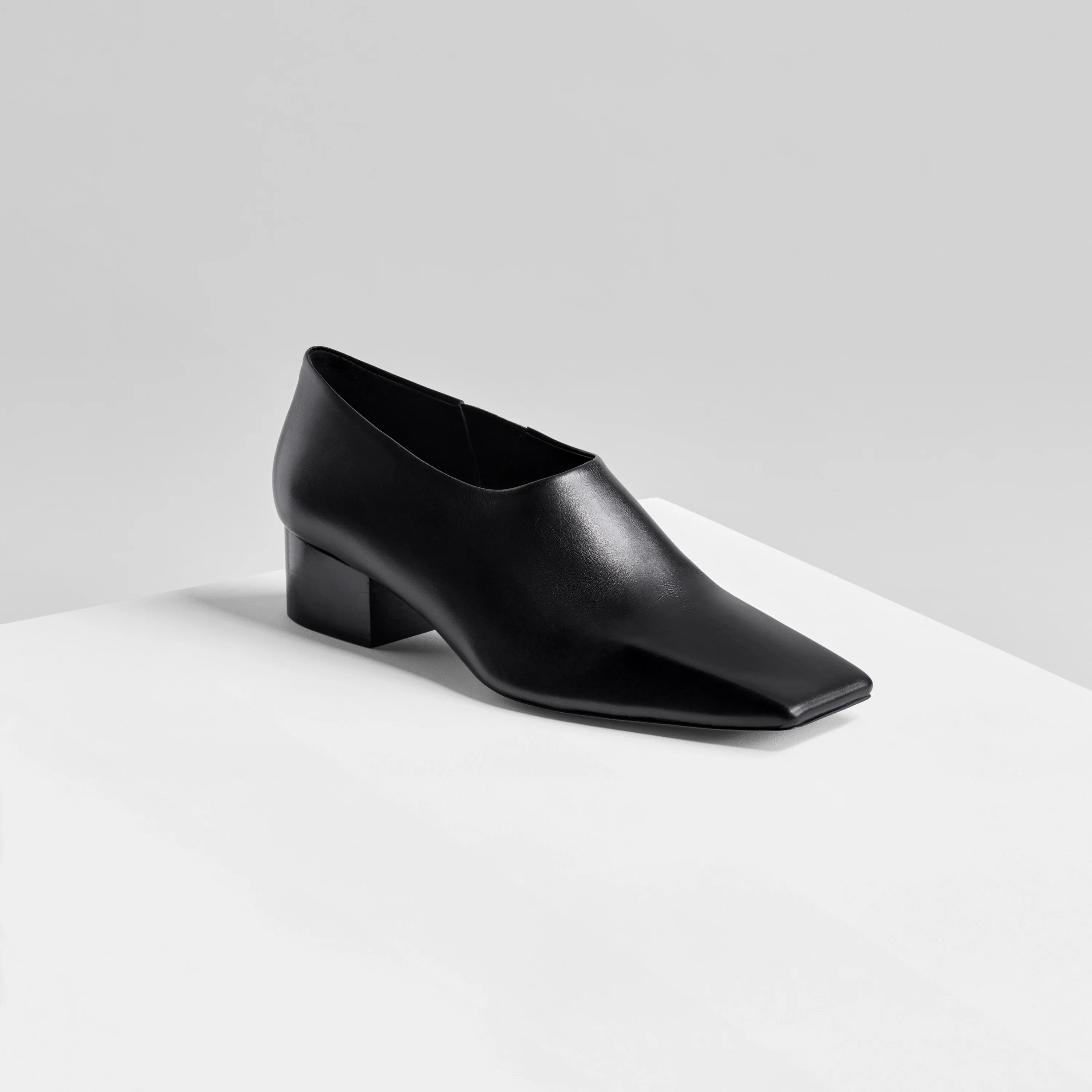 PHOEBE PHILO | SQUARE EDGE TOE SLIP ON | BLACK LEATHER