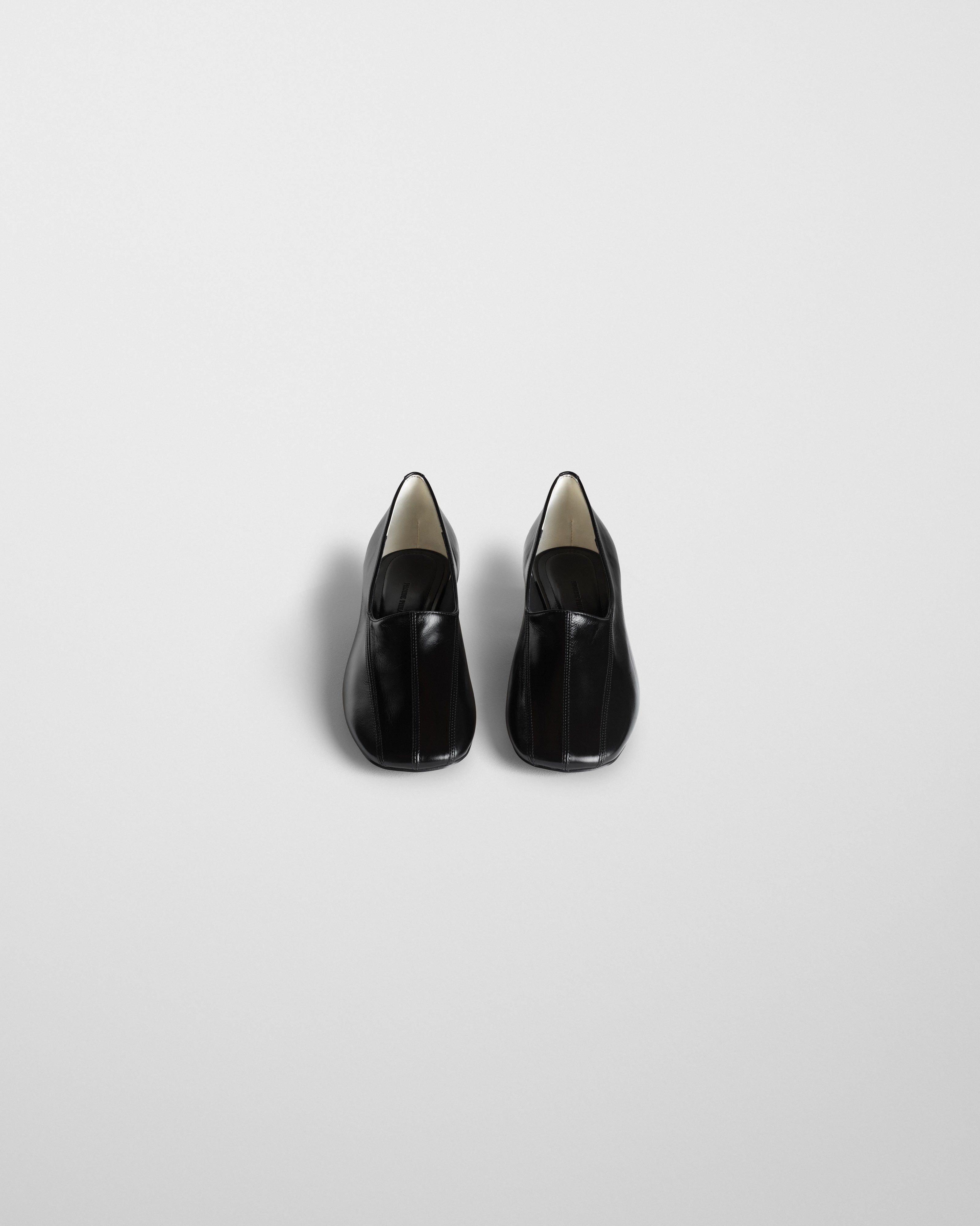 PHOEBE PHILO US | CLUB SLIPPER | black shiny leather