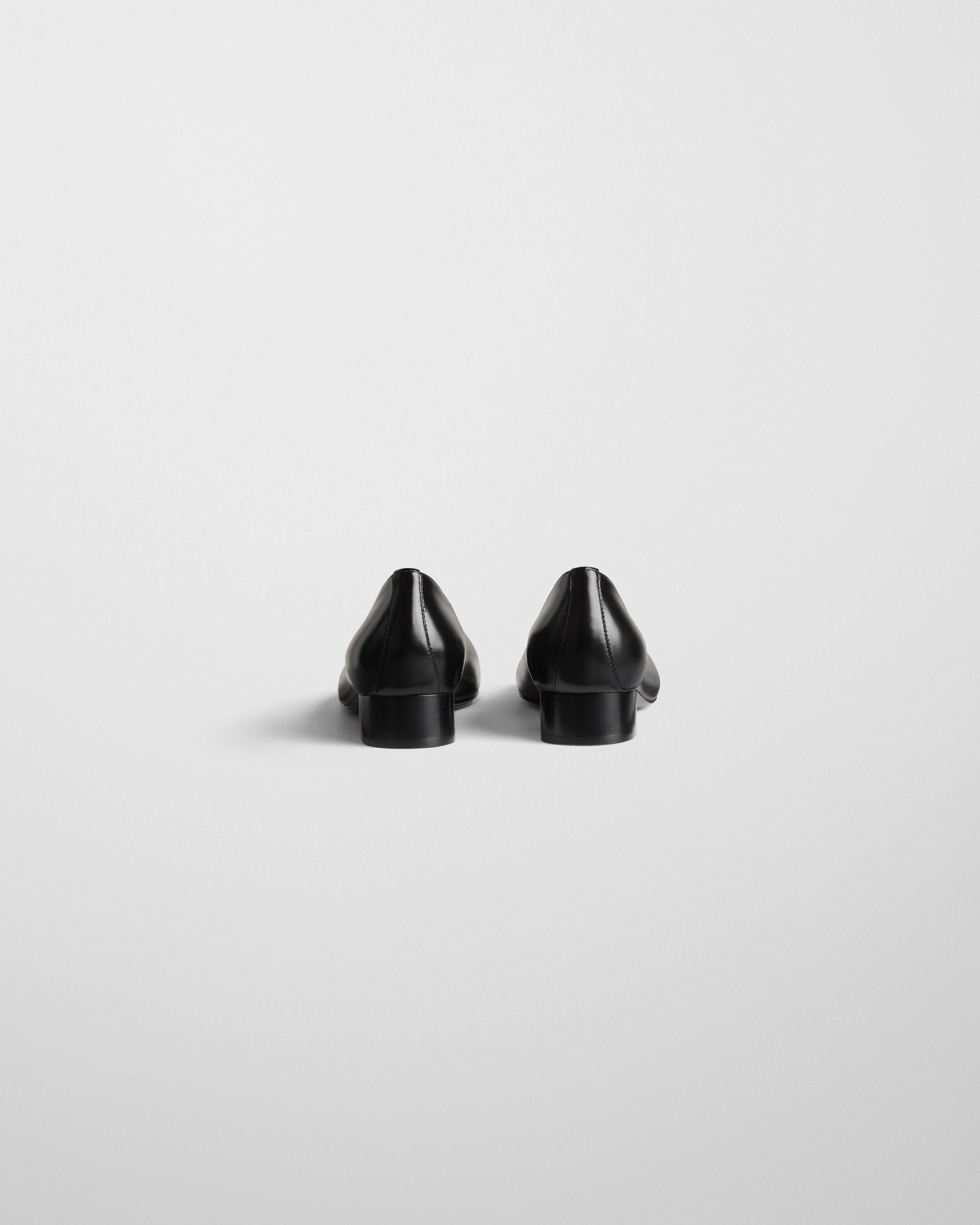 PHOEBE PHILO US | CLUB SLIPPER | black shiny leather