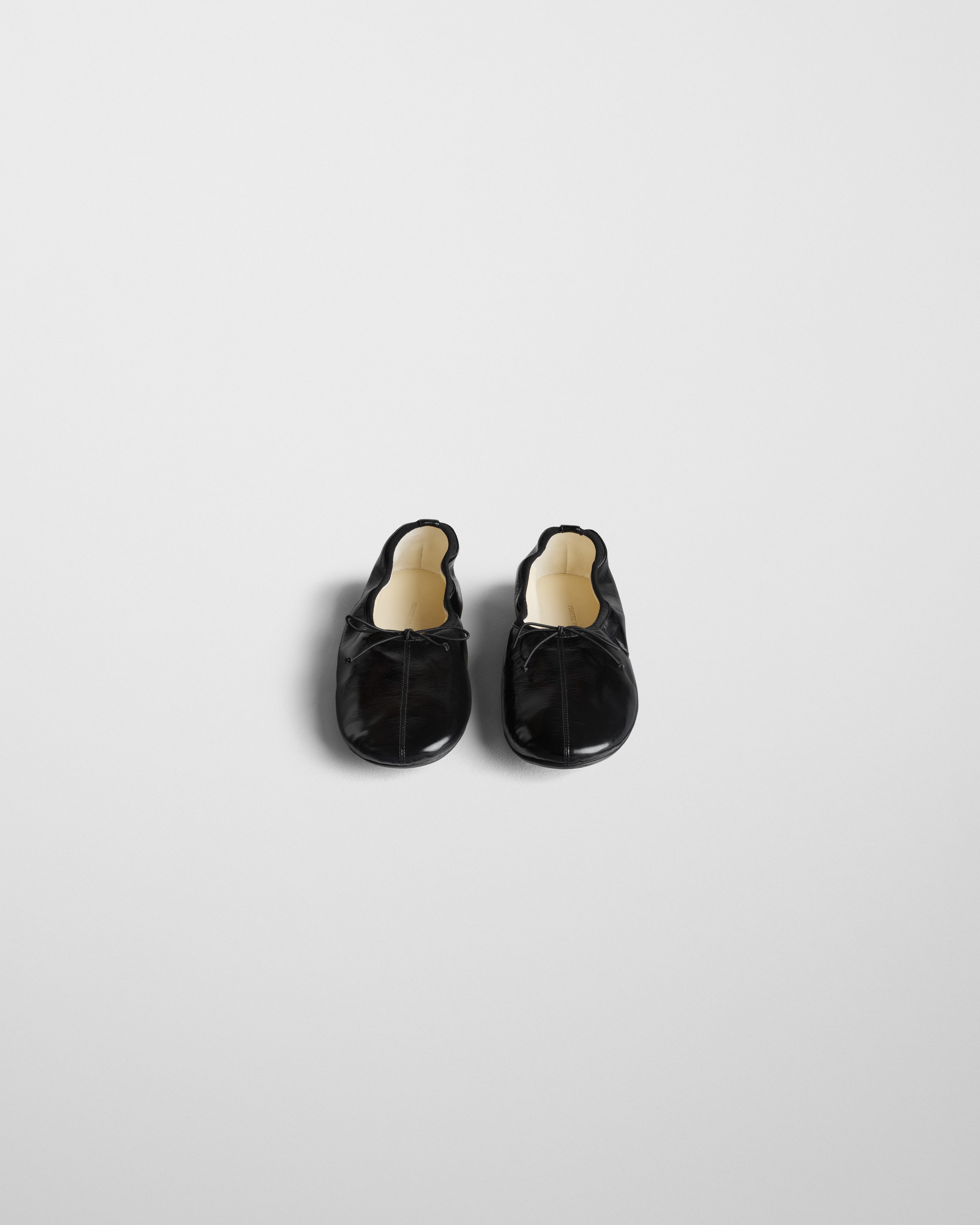 PHOEBE PHILO US | GATHERED FLAT | black leather