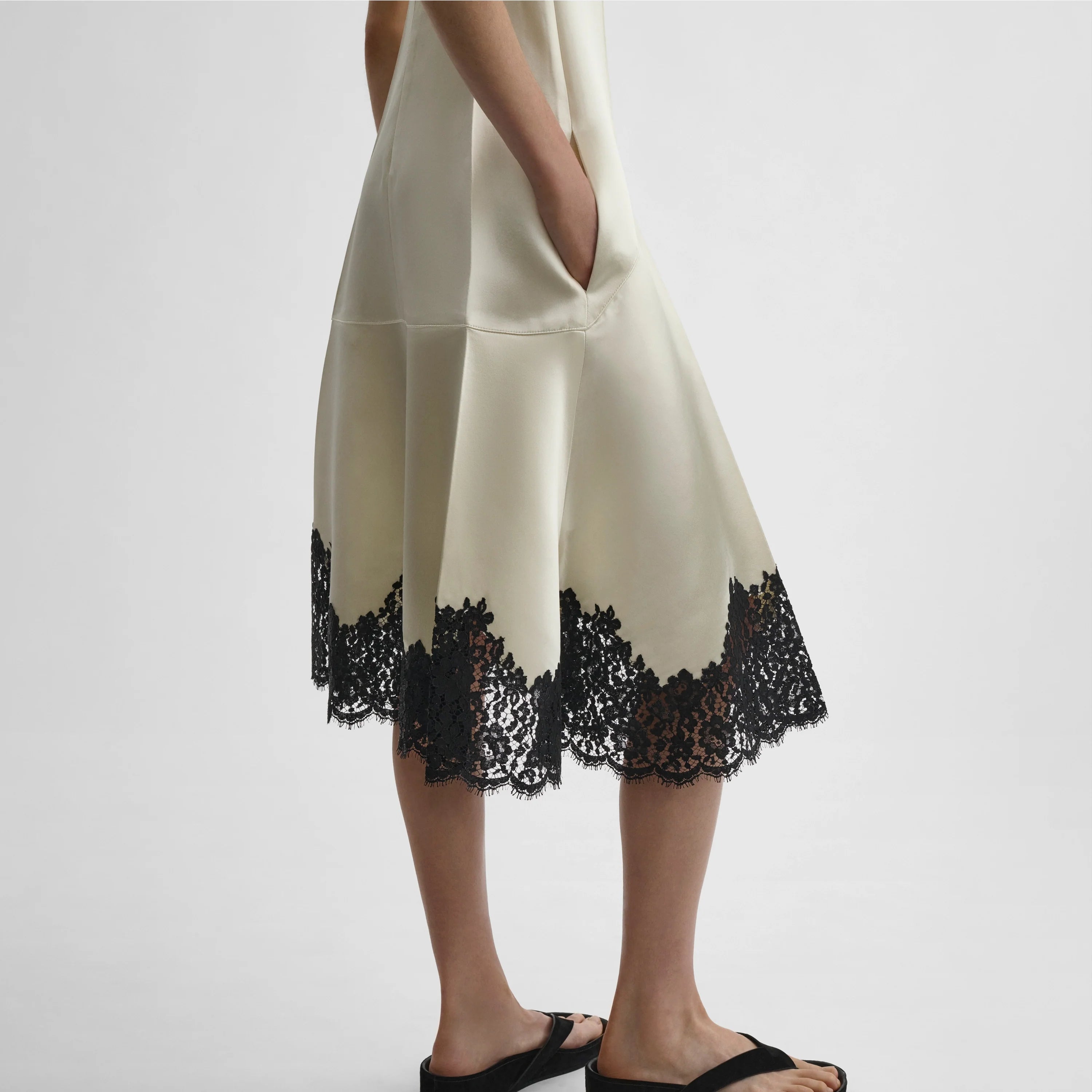 【PHOEBE PHILO】Slicked Slip レーストリム スリップドレス PHOEBE PHILO | SLICKED SLIP | VANILLA VISCOSE