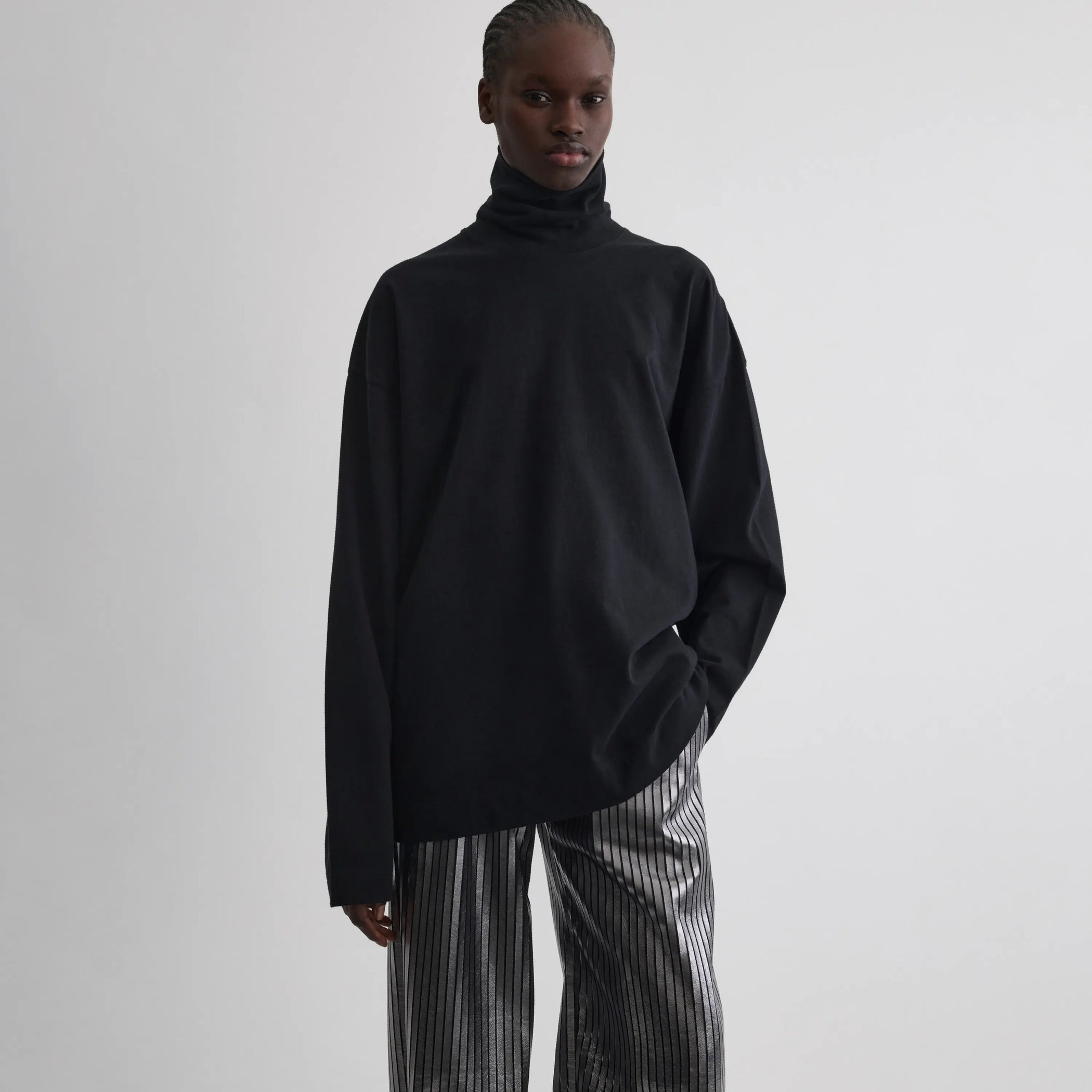 PHOEBE PHILO | BEAN BAG | BLACK LEATHER WITH SILVER PHOEBE PHILO | BEAN BAG | BLACK LEATHER WITH SILVER