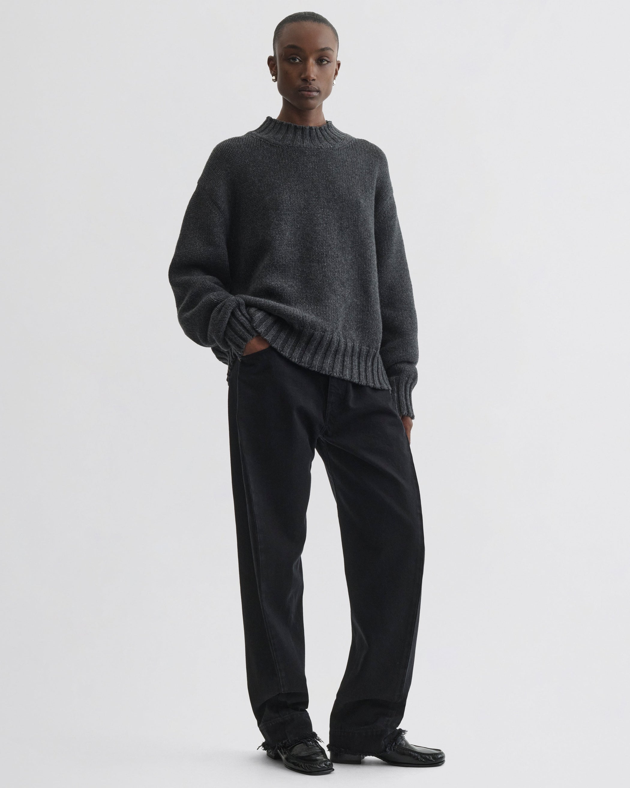 Full view of model wearing Crewneck Jumper in grey cashmere