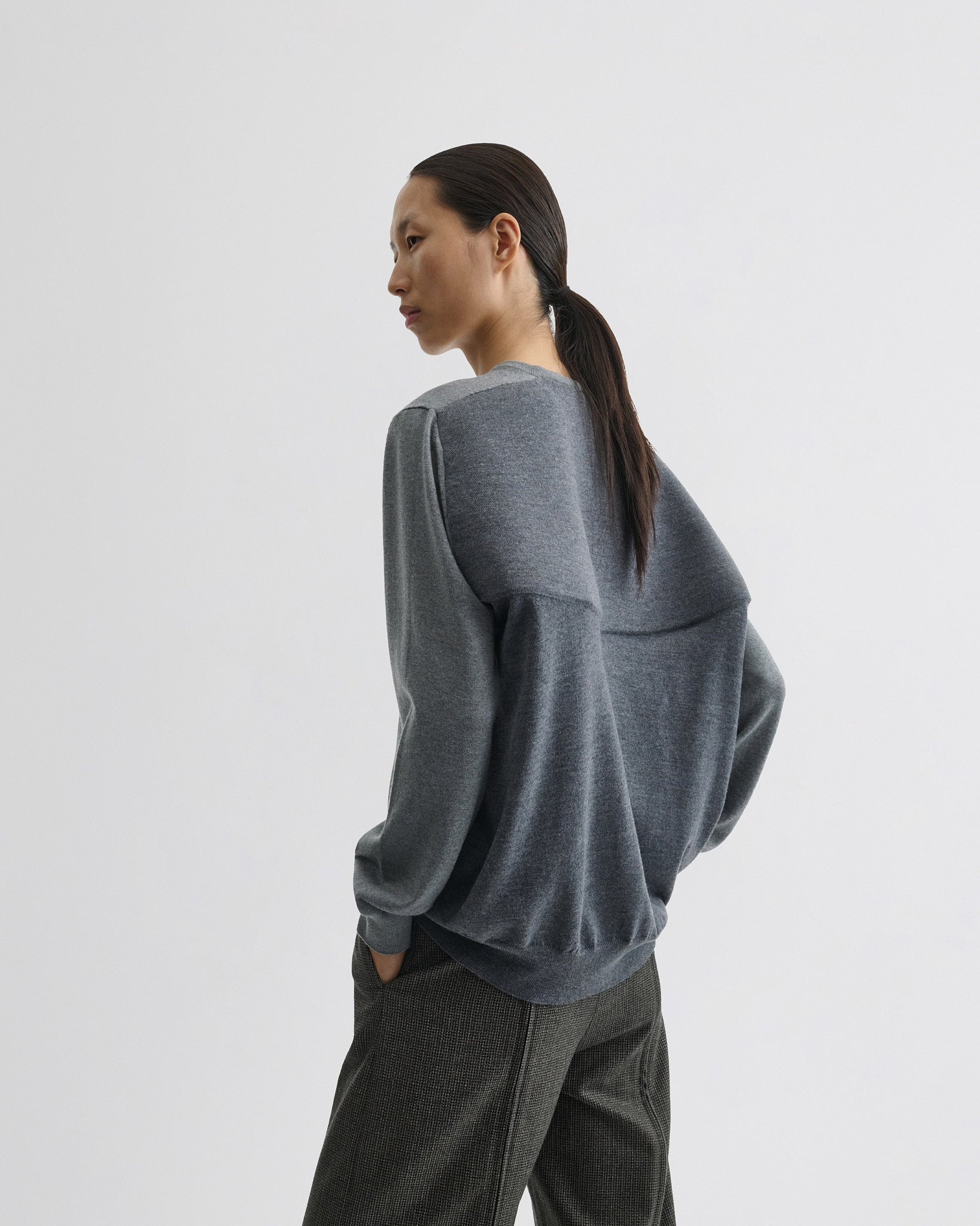PHOEBE PHILO フィービーファイロ 25AW SHRUNK V-NECK SWEATER Vネックニットセーター CK102 YW4575 828TP ブラウン S PHOEBE PHILO | SHRUNK V-NECK | TAUPE WOOL