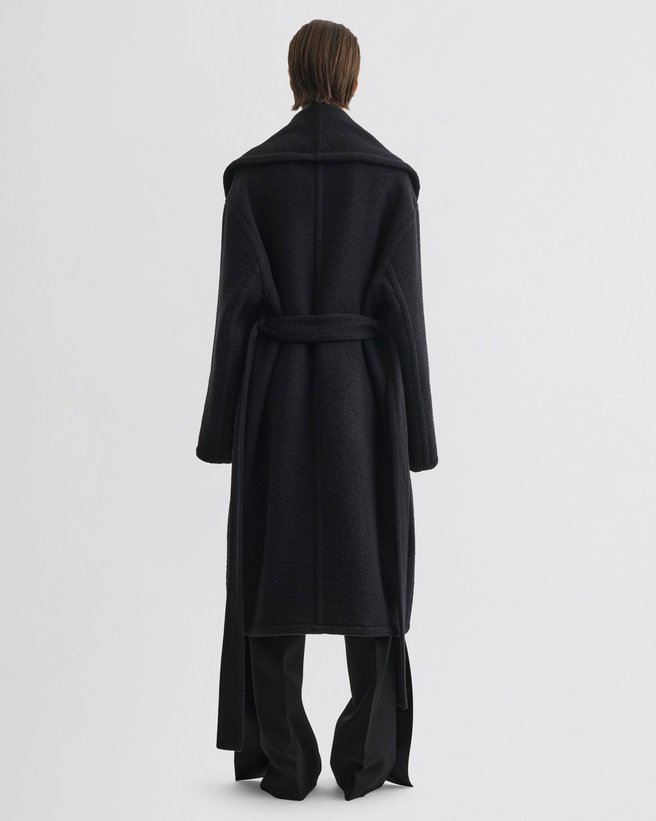Back view of ROBE COAT in black cashmere