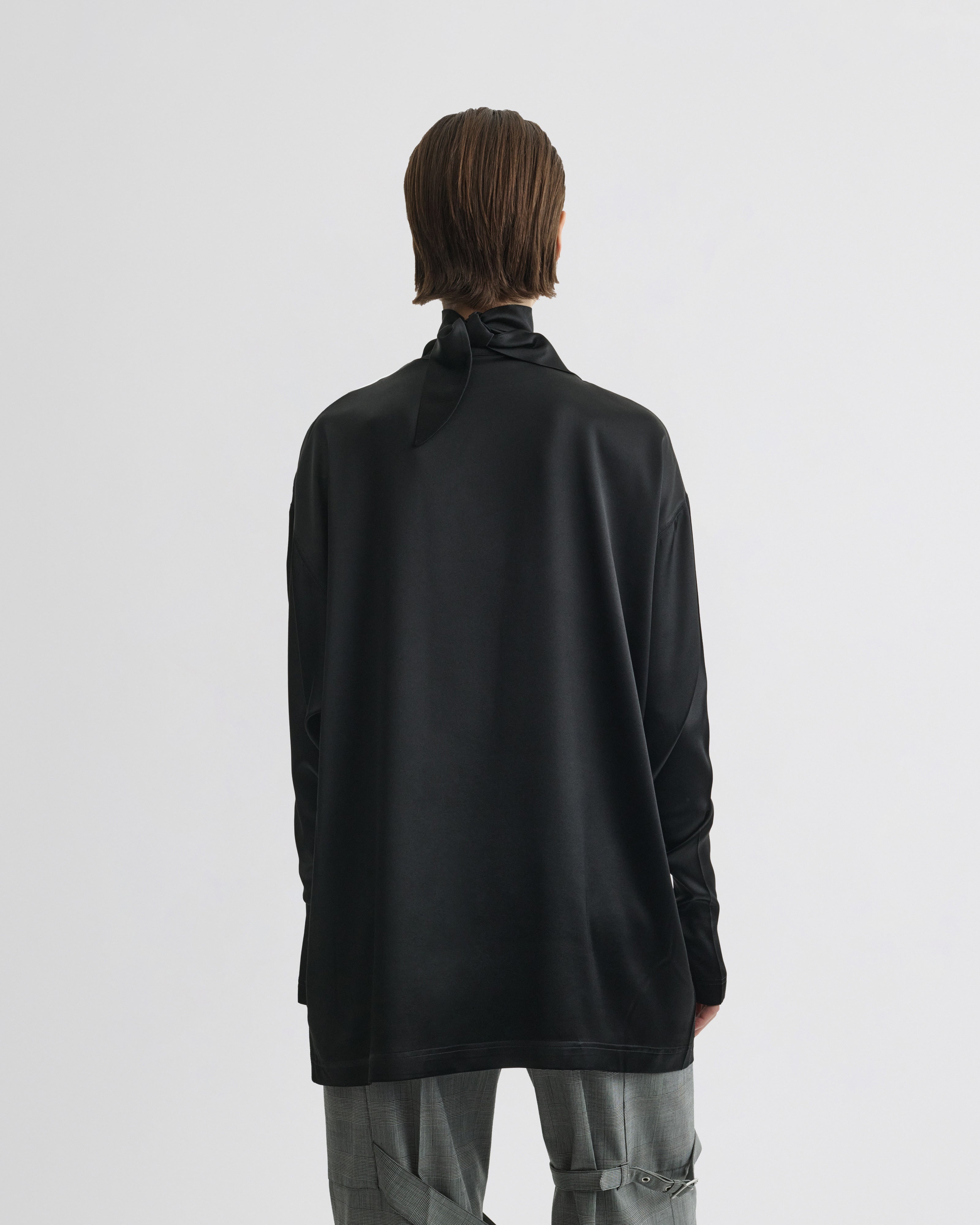 PHOEBE PHILO | LIQUID KNOT COLLAR TOP | BLACK SILK