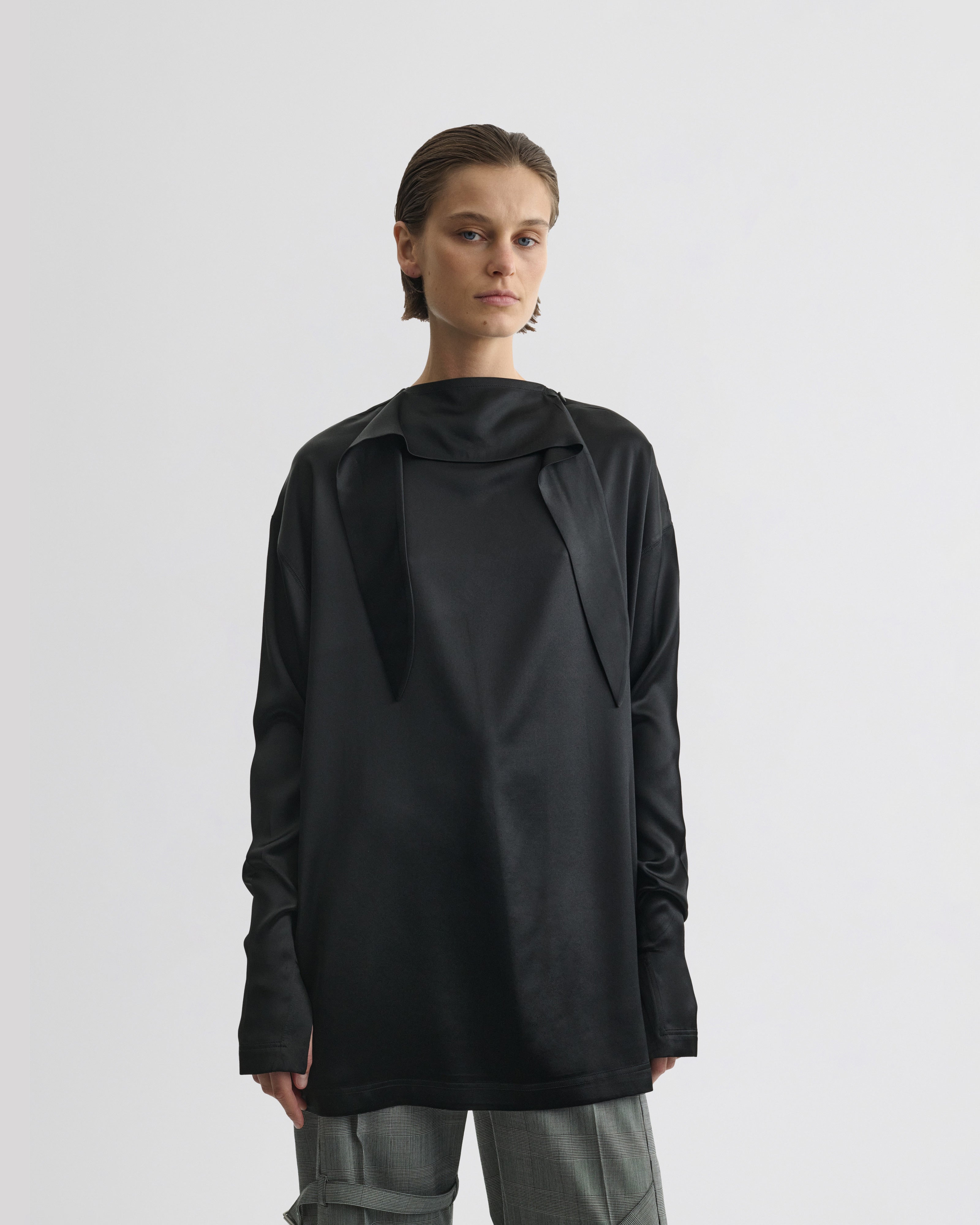 PHOEBE PHILO | LIQUID KNOT COLLAR TOP | BLACK SILK