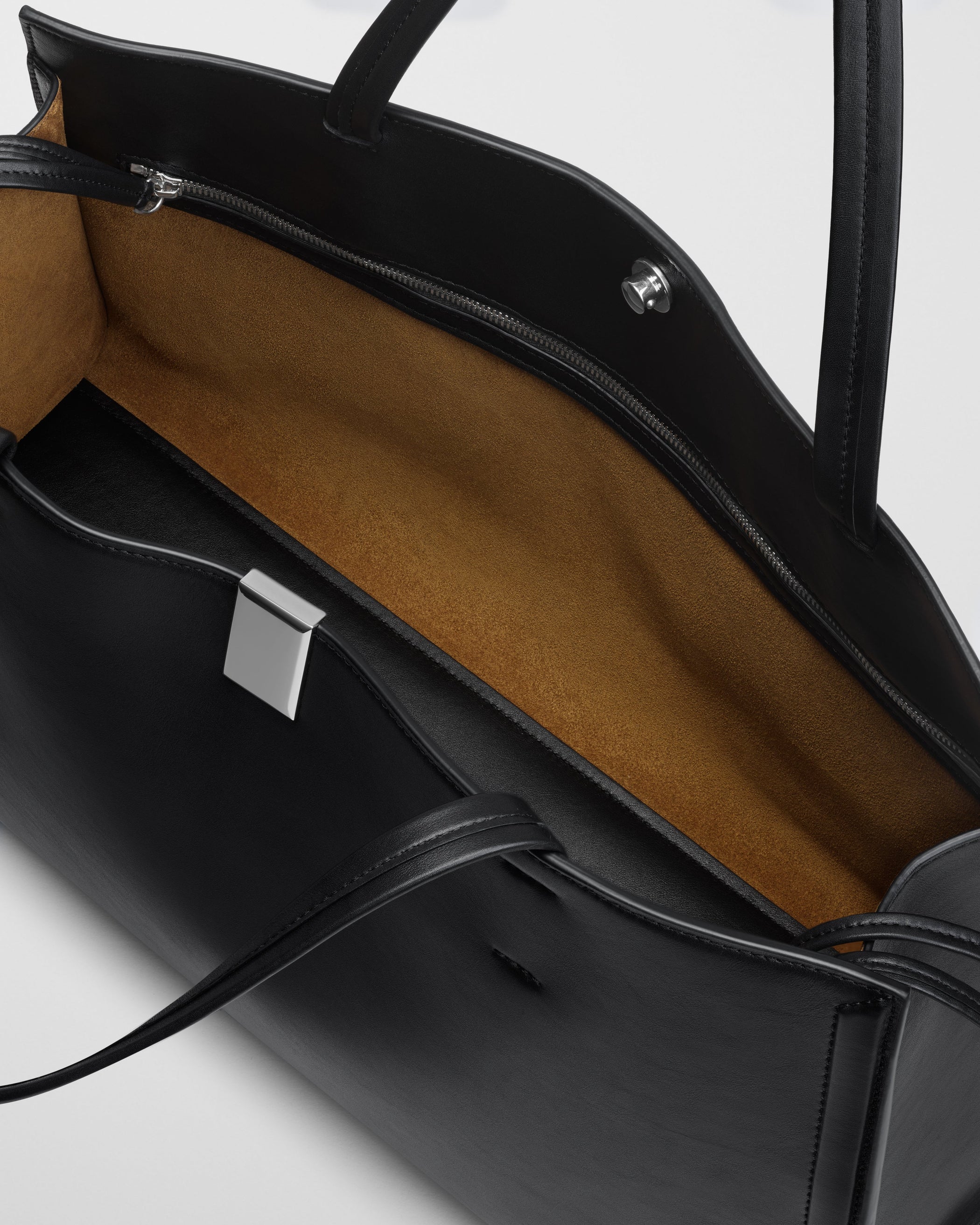 Close up detail view of KIT CABAS BAG in black leather
