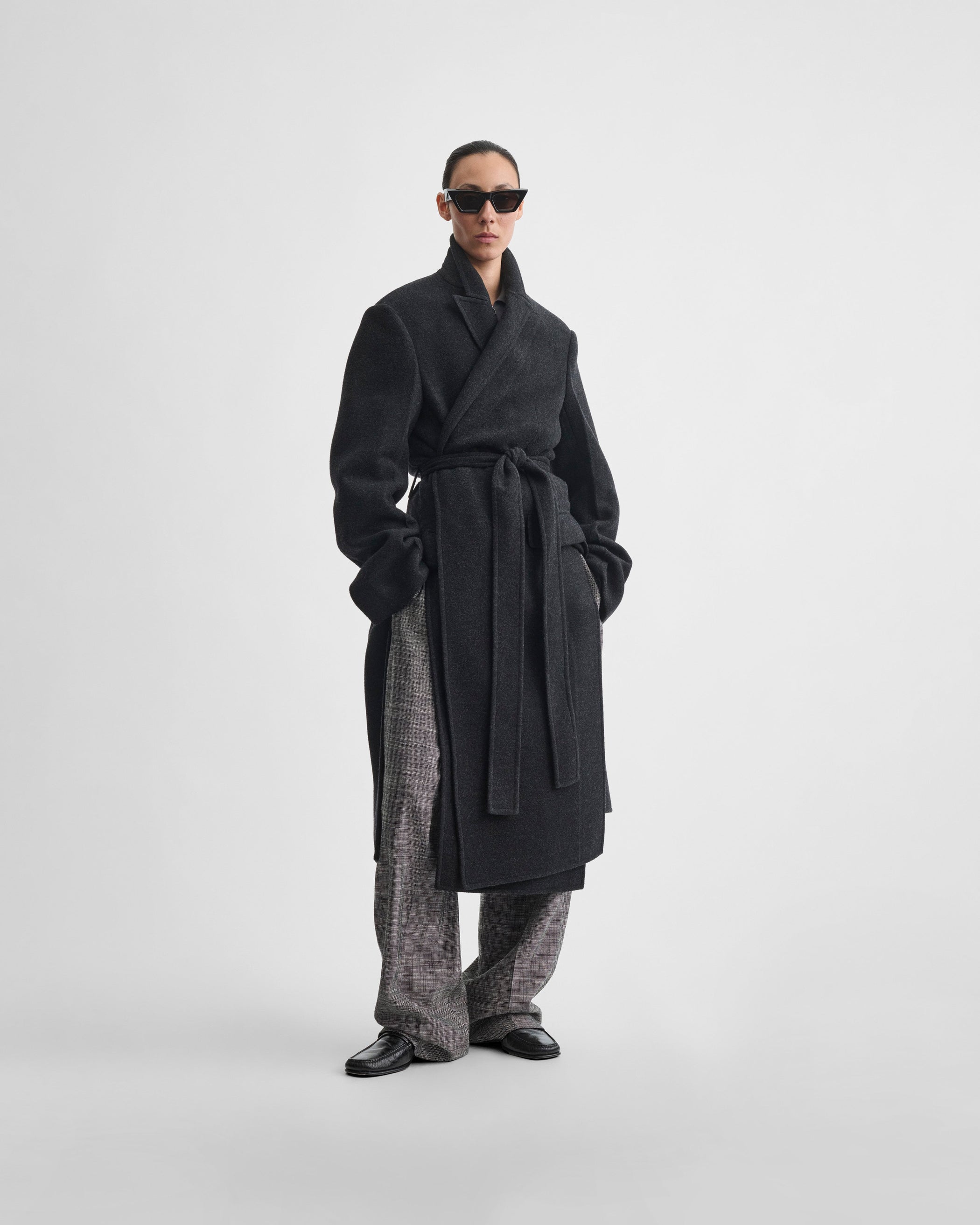 Front view of model wearing MAN'S ROBE COAT in anthracite wool