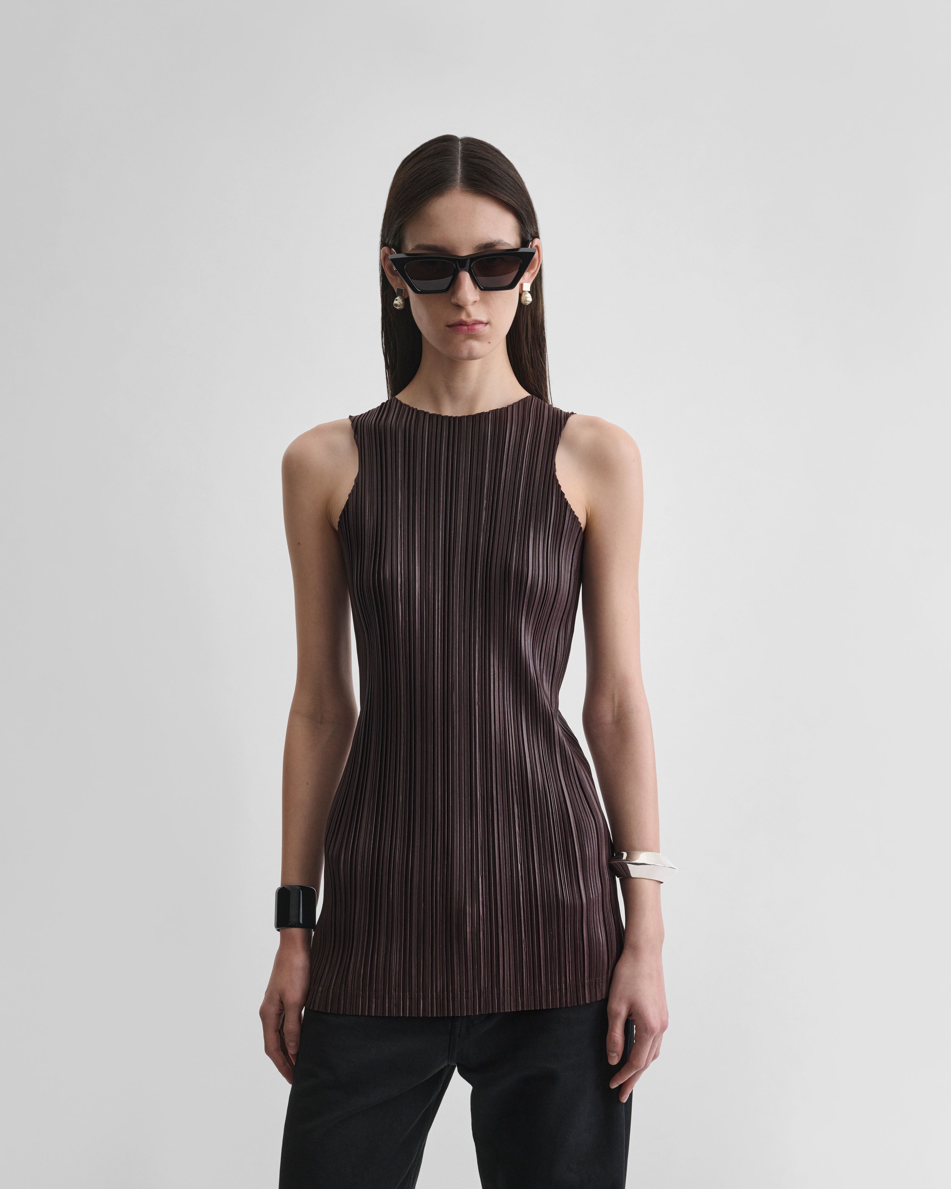 PHOEBE PHILO | RAZOR PLEAT TANK | DARK BROWN POLYESTER