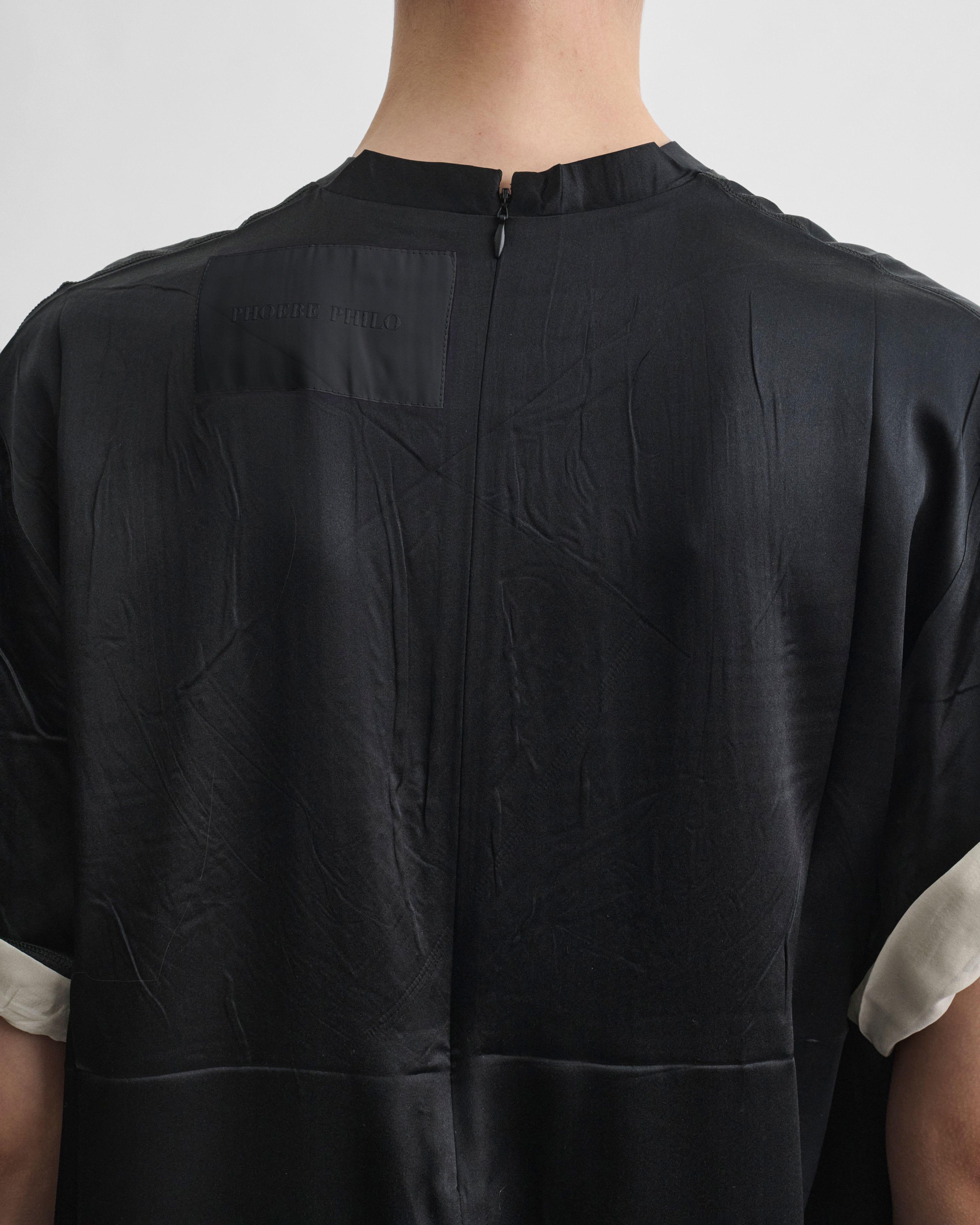 PHOEBE PHILO US | GRAPHIC TRAIN TEE | black silk