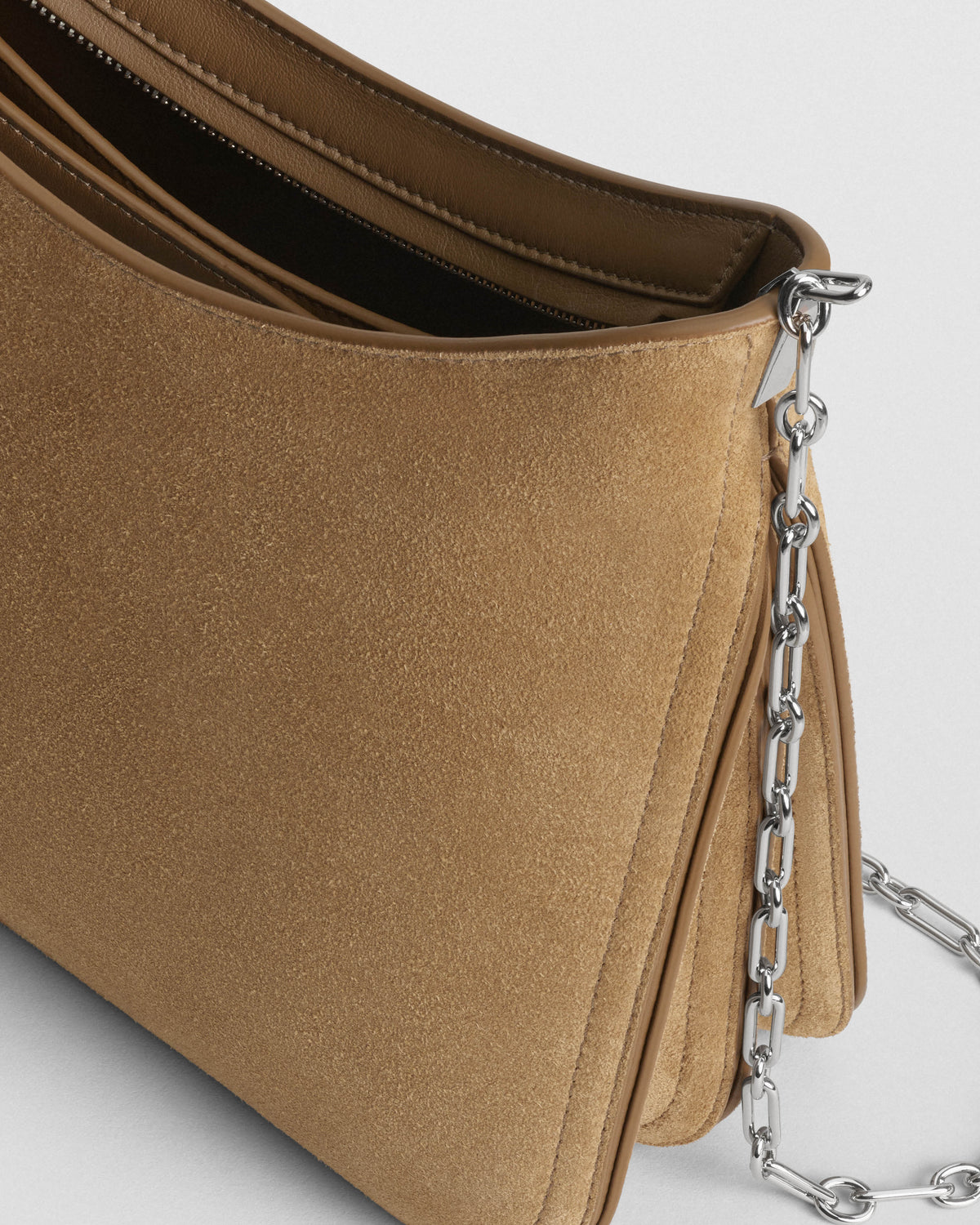 Detail view of SMALL GIG BAG in caramel suede