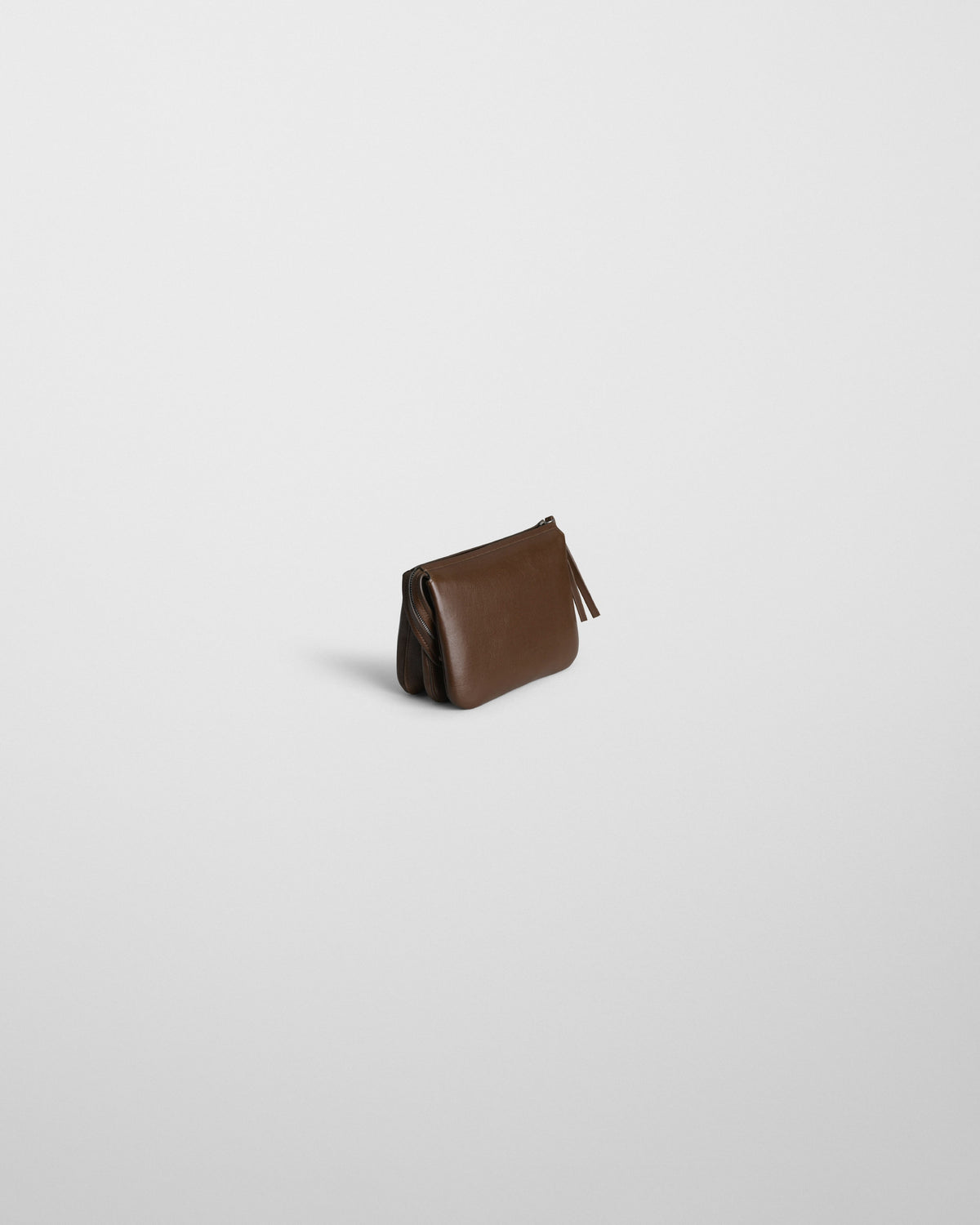 Side view of POCKET GIG in olive leather