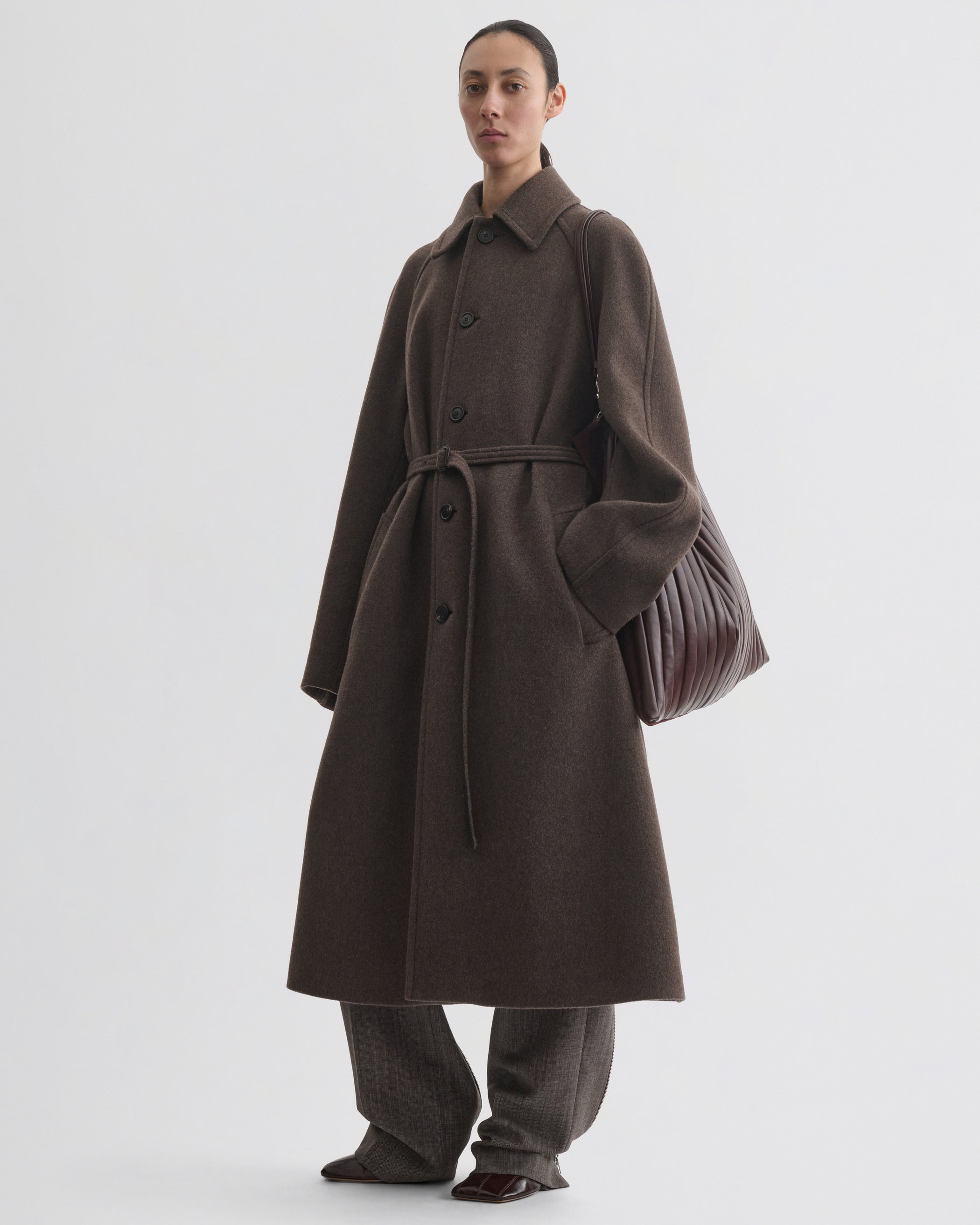 CURVE SHOULDER COAT | brown cashmere
