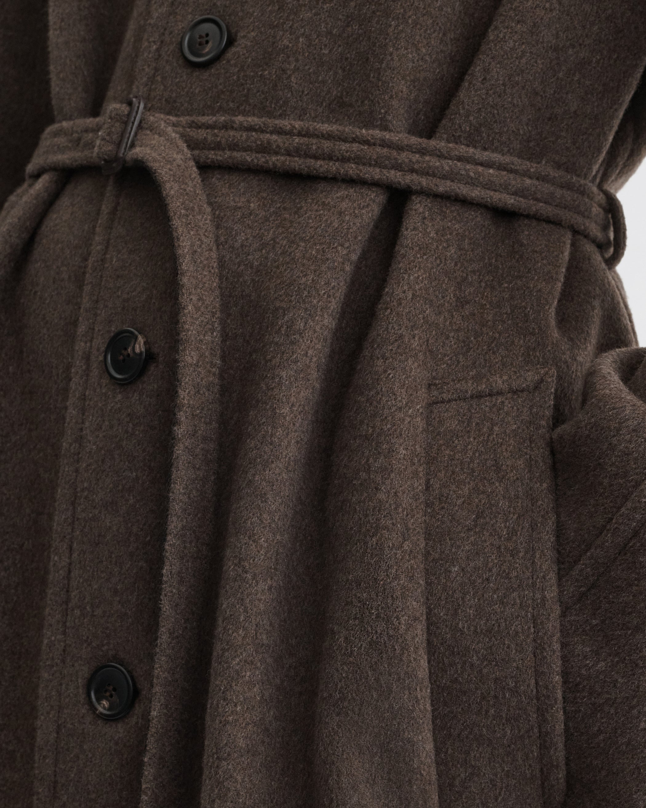 CURVE SHOULDER COAT | brown cashmere