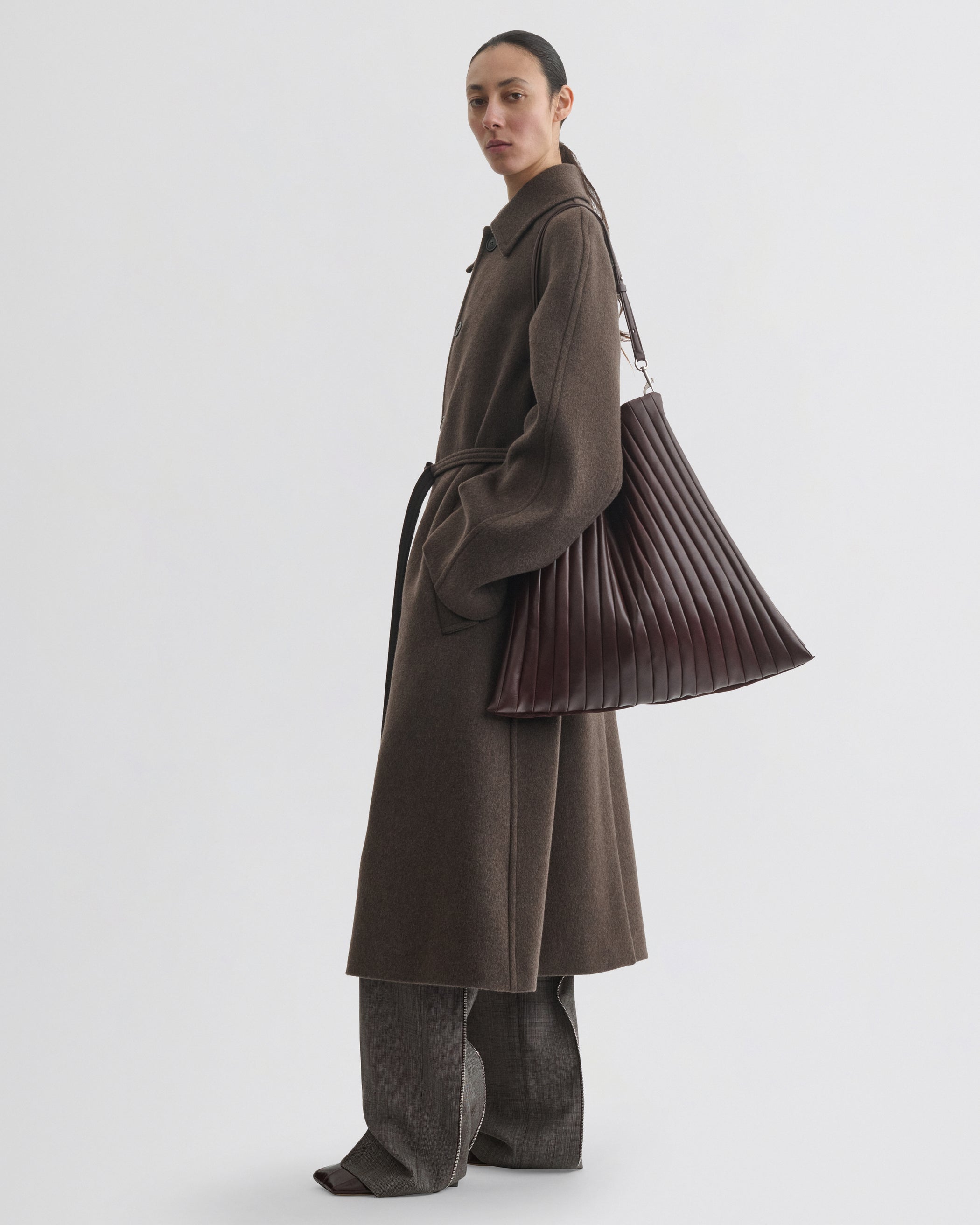 CURVE SHOULDER COAT | brown cashmere