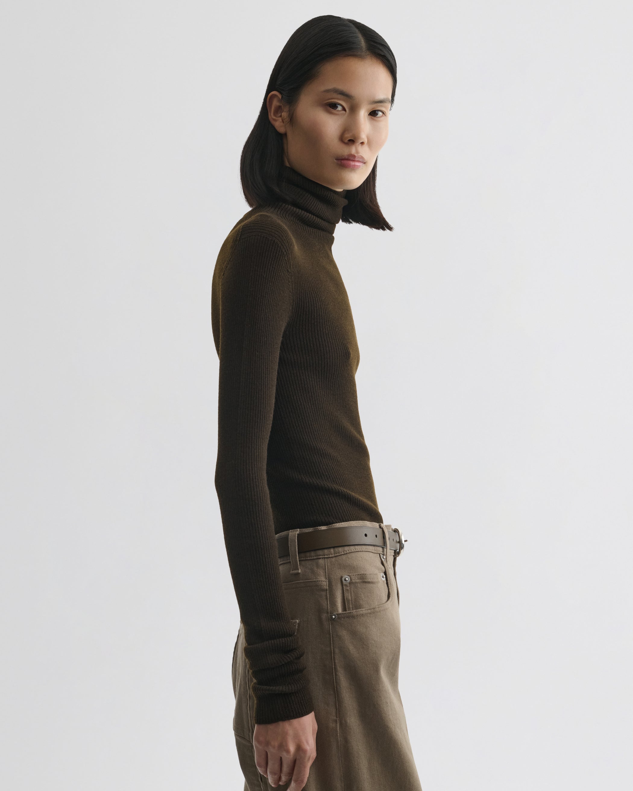 FINE RIB HIGH NECK TOP | dark khaki wool